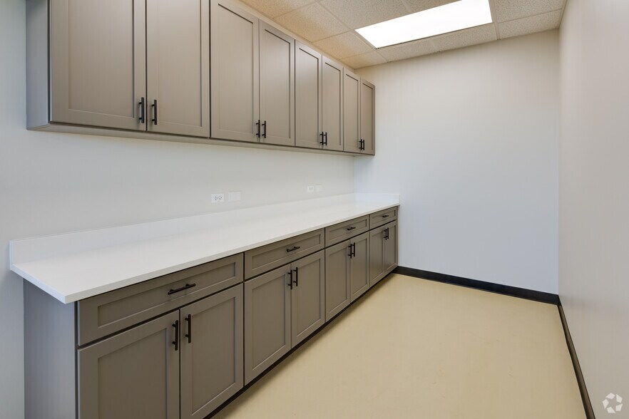 More Photos Of 17007 Prime Blvd, Lockport Coworking Space