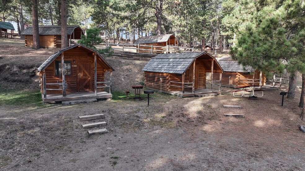 More Photos Of 1116 N 5th St, Custer Trailer Camper Park For Sale