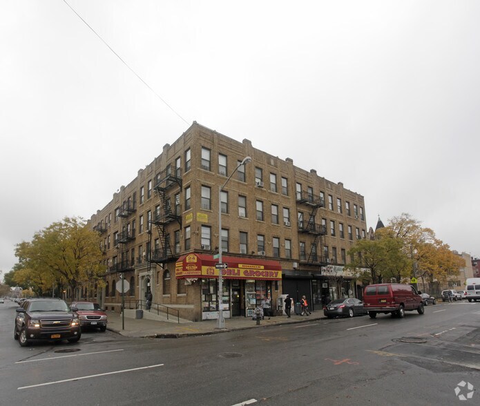 Primary Photo Of 4 Vernon Ave, Brooklyn Apartments For Lease