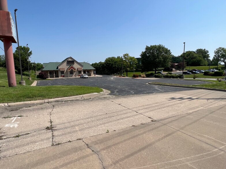 More Photos Of 4229 Frederick Ave, Saint Joseph Restaurant For Sale