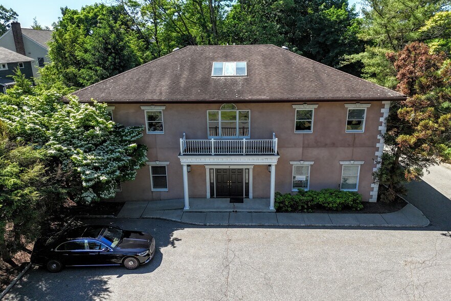 Primary Photo Of 7 Cedar St, Ramsey Office For Lease
