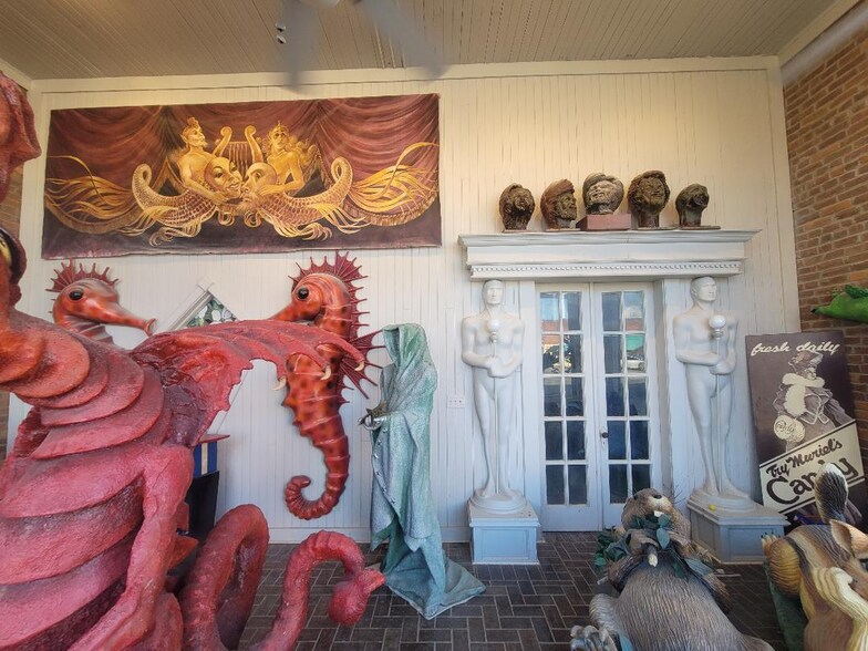 More Photos Of 103 S Main St, Galena Storefront Retail Residential For Sale