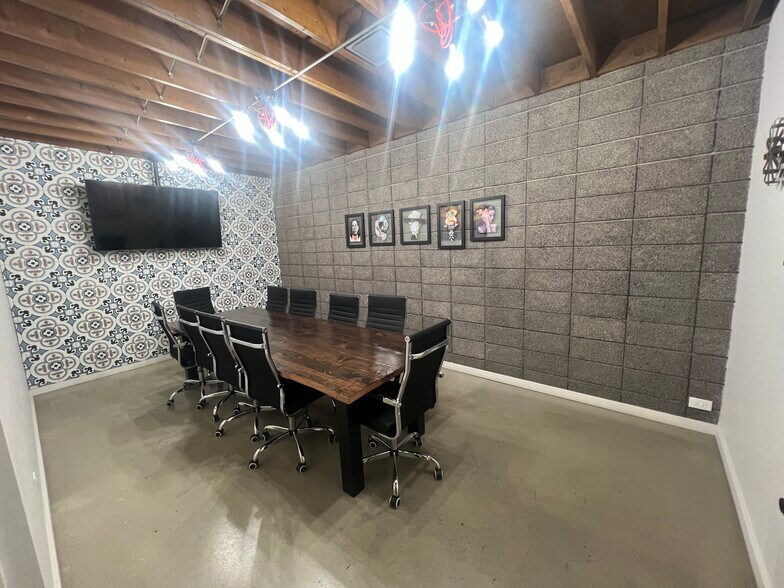 More Photos Of 2517 N 7th St, Phoenix Office For Lease