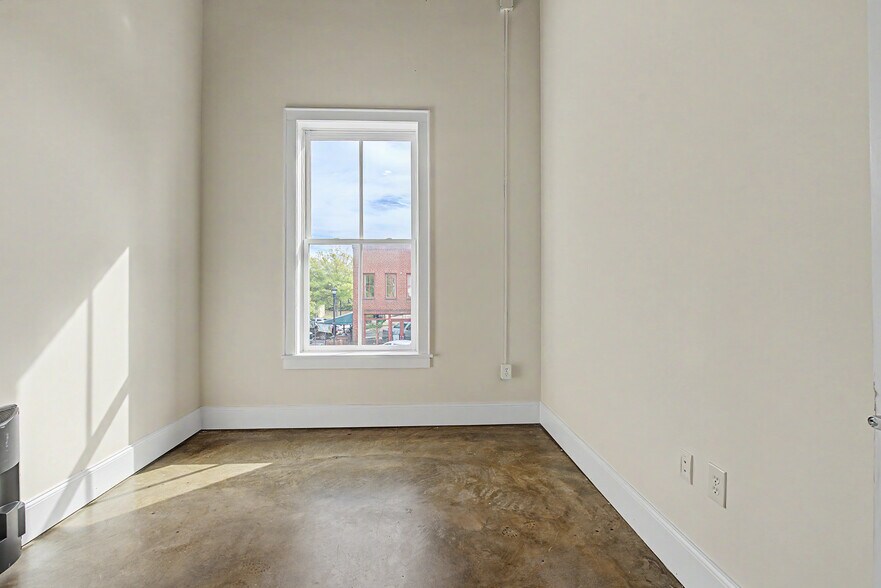 More Photos Of 1430 Capital Ave, Watkinsville Storefront Retail Office For Sale