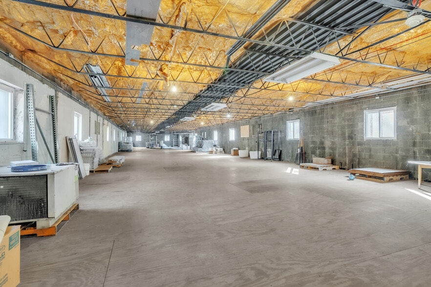 More Photos Of 1450 Pa-51, Clairton Office For Lease