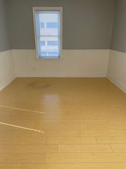 More Photos Of 4142 Crescent Dr, Saint Louis Medical For Sale