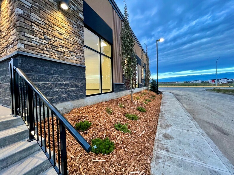 More Photos Of 3 Ballpark Way, Spruce Grove Storefront Retail Office For Lease