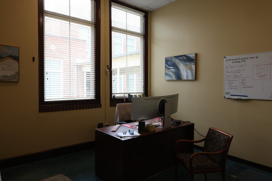 Primary Photo Of 1811 S Laredo St, San Antonio Flex For Lease