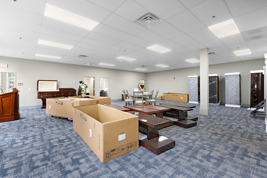 More Photos Of 178 Commerce Rd, Carlstadt Manufacturing For Sale