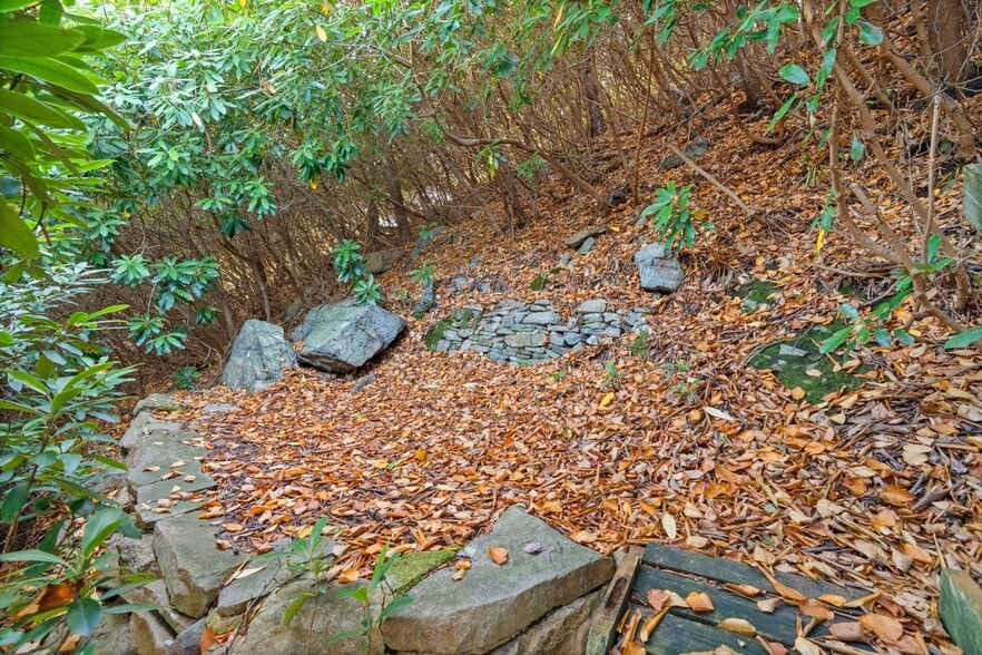 More Photos Of 23-25 Race St, Jim Thorpe Hospitality For Sale