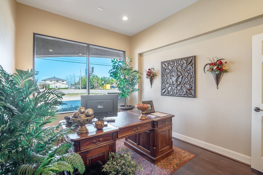 More Photos Of 7511 Fm 1488 Rd, Magnolia Office For Sale