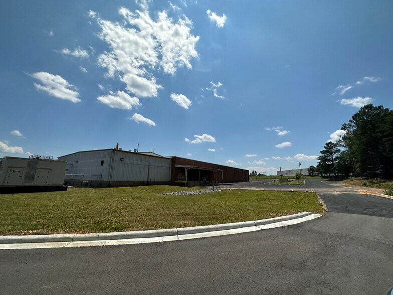 More Photos Of 119 Metrolina Dr, Shelby Manufacturing For Sale