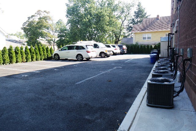 More Photos Of 849 Rockland Ave, Staten Island Apartments For Sale