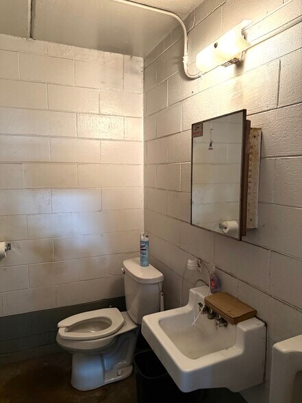 More Photos Of 16715 W Dakota St, New Berlin Service For Sale