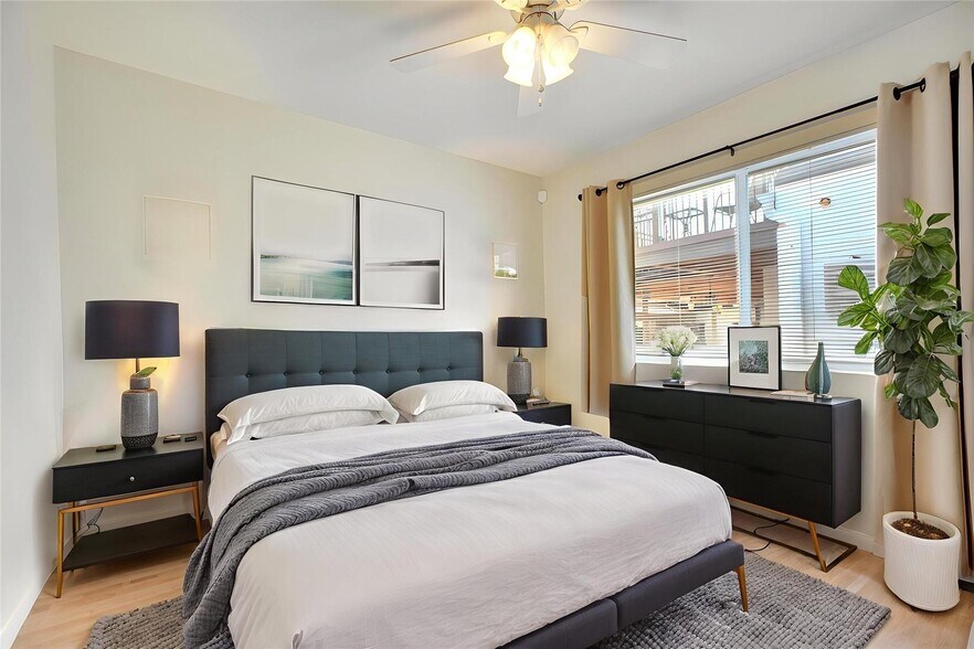 More Photos Of 322 Oklahoma St, Hollywood Multifamily For Sale
