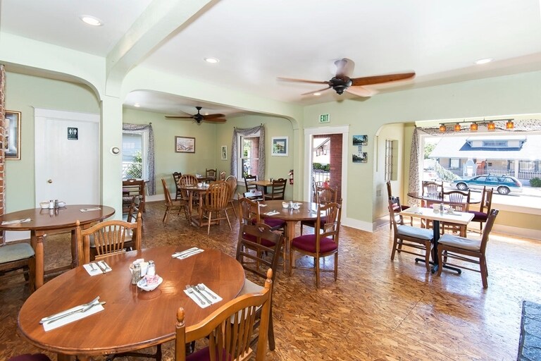 More Photos Of 725 S Center St, Reno Restaurant For Lease
