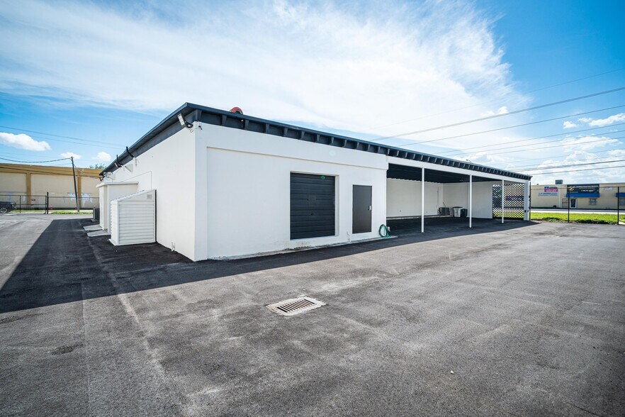 More Photos Of 4301 NW 72nd Ave, Miami Warehouse For Lease