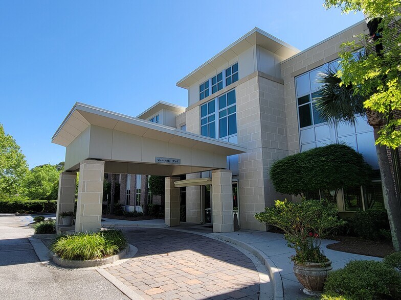 More Photos Of 421 Wando Park Blvd, Mount Pleasant Office For Lease