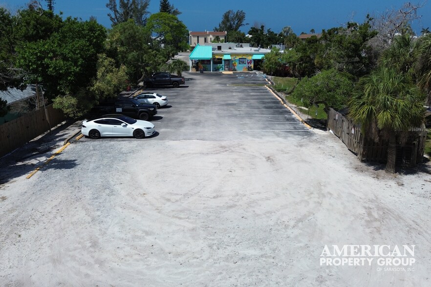 More Photos Of 5610 Gulf of Mexico Dr, Longboat Key Restaurant For Sale