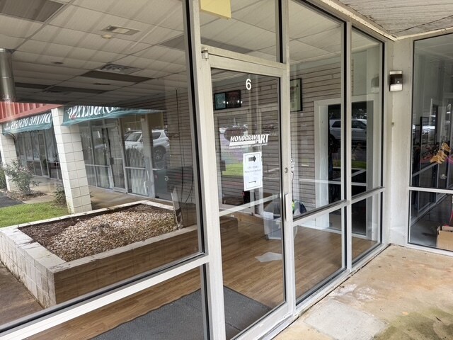 More Photos Of 2522 Capital Cir NE, Tallahassee General Retail For Sale