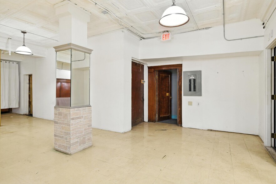 More Photos Of 301 High St, Holyoke Storefront For Lease