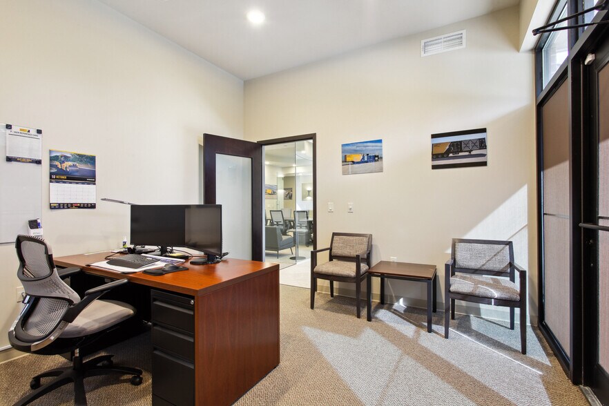 More Photos Of 6050 Pontchartrain Blvd, New Orleans Office For Lease