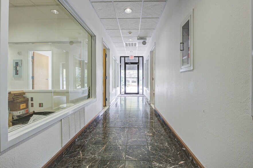 More Photos Of 7415 Eastex Freeway Plaza, Beaumont Industrial For Sale