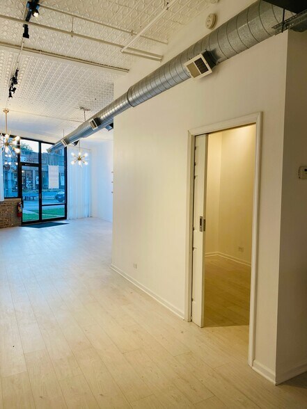 More Photos Of 4663-4669 N Manor Ave, Chicago Storefront Retail Residential For Lease