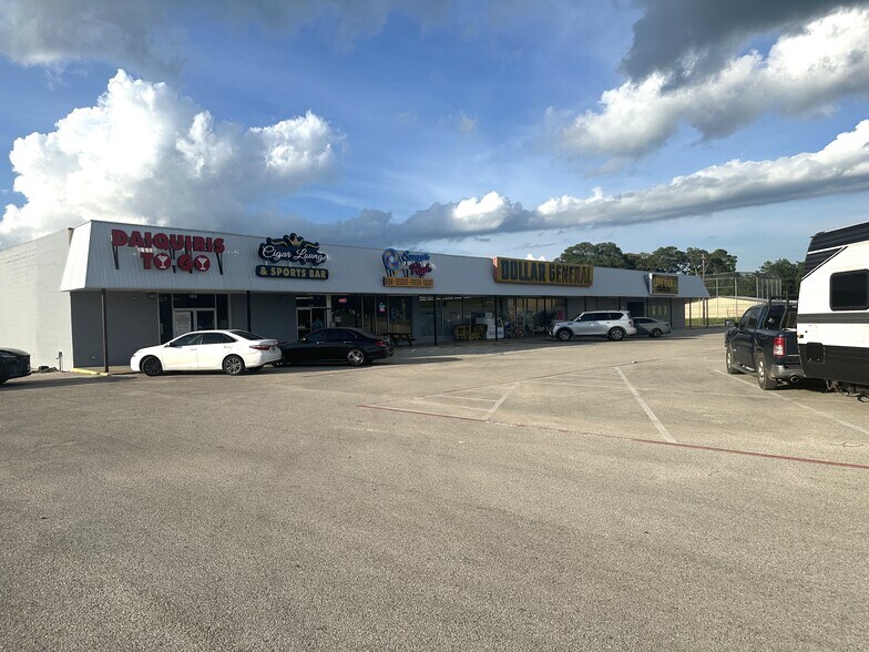 More Photos Of 1404 Walnut St, Columbus Storefront For Lease