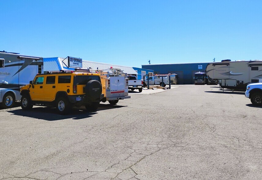 More Photos Of 1417 Industrial Way, Gardnerville Auto Repair For Sale