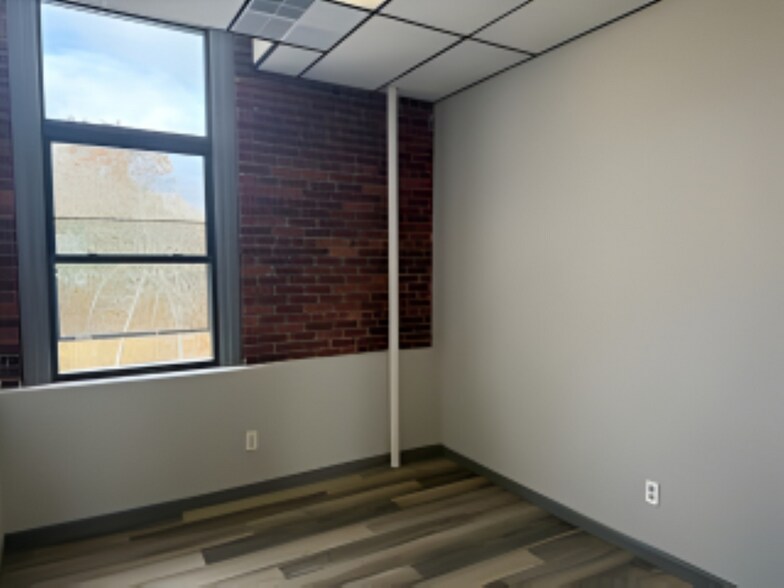 More Photos Of 60 Pine St, Methuen Light Manufacturing For Lease