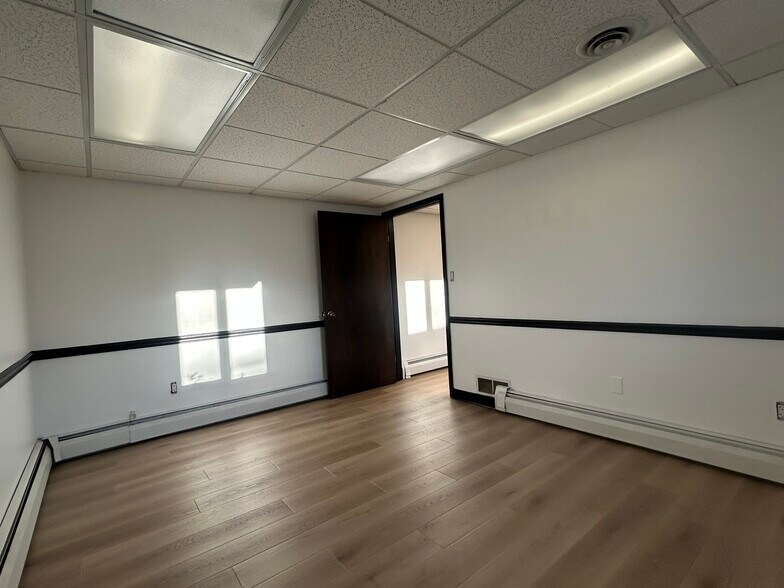 More Photos Of 5425 Enterprise Blvd, Bethel Park Warehouse For Lease