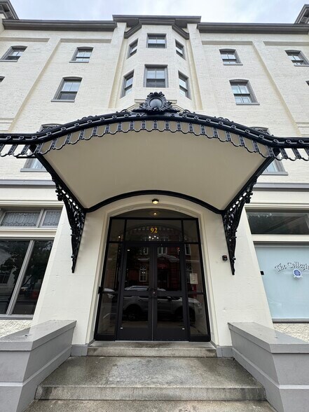 More Photos Of 90-98 W Washington St, Hagerstown Office Residential For Lease