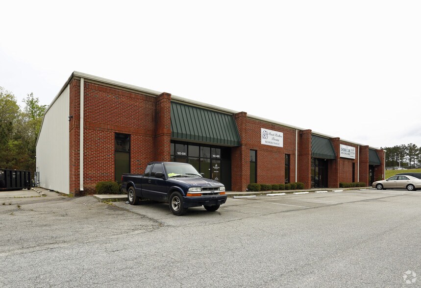 More Photos Of 182 Cleveland Crossing Dr, Garner Showroom For Lease