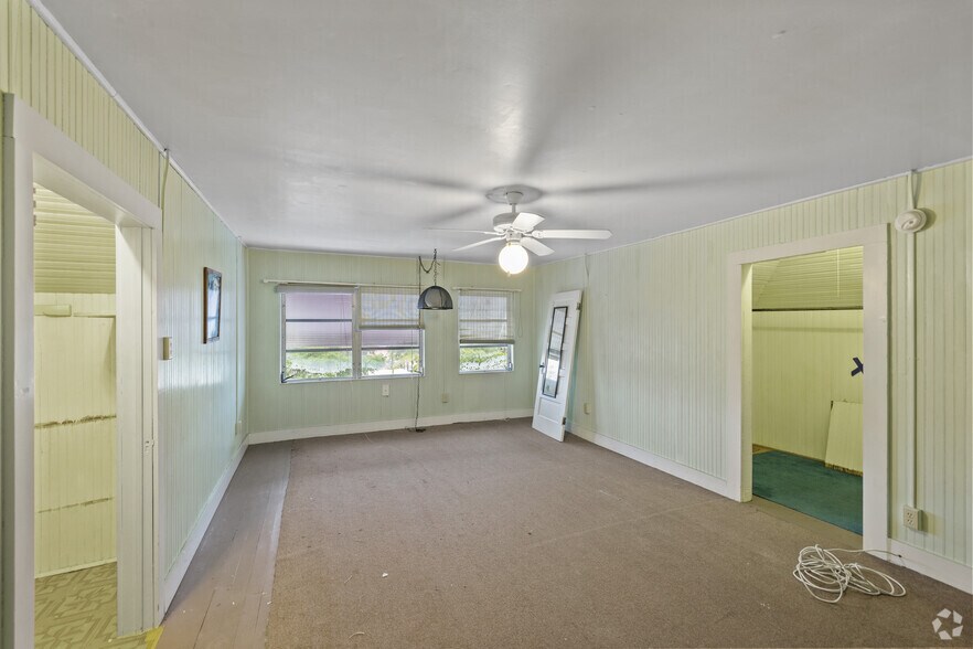 More Photos Of 15 SE Seminole St, Stuart Multifamily For Sale