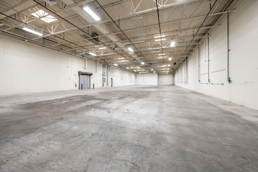 More Photos Of 10 Mile Hill Rd, Newtown Warehouse For Lease