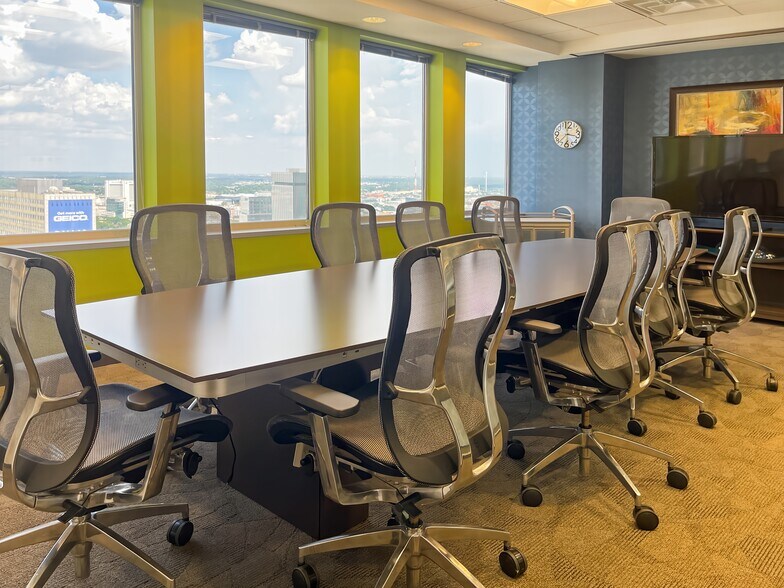 More Photos Of 325 N Saint Paul St, Dallas Coworking Space