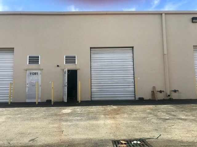 More Photos Of 11379-11399 NW 122nd St, Medley Warehouse For Sale