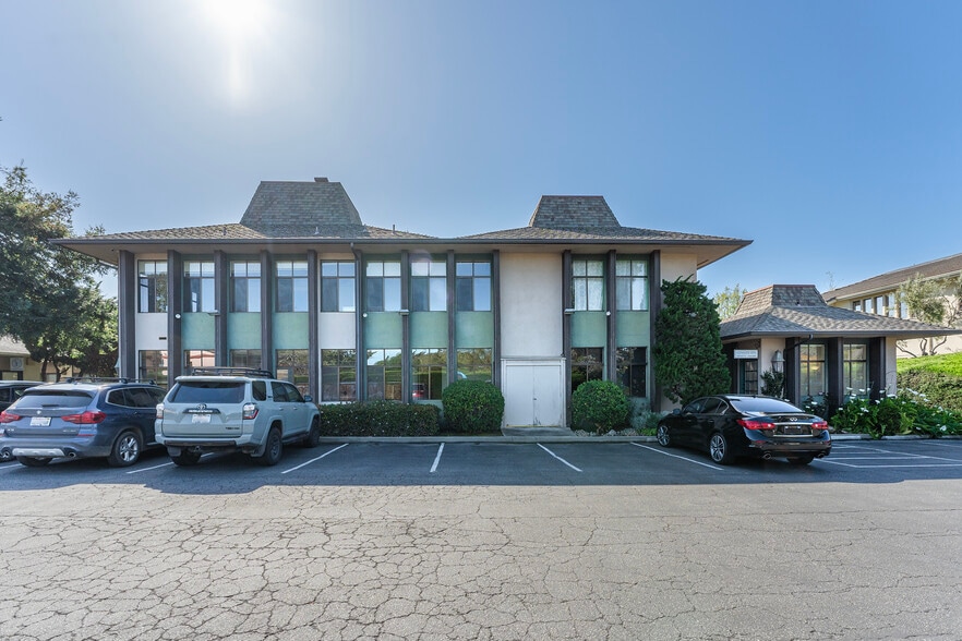 More Photos Of 26535 Carmel Rancho Blvd, Carmel Medical For Lease