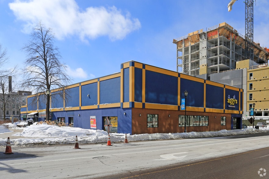 Primary Photo Of 417 King St W, Kitchener Freestanding For Lease