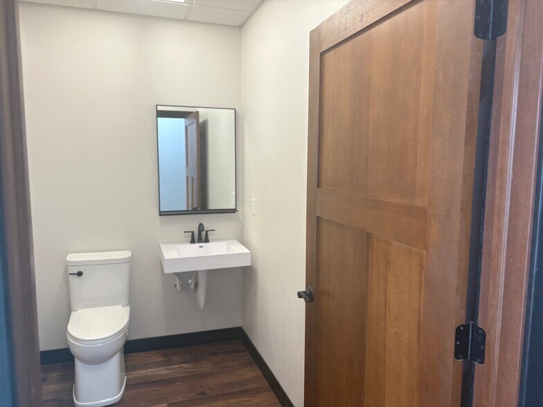 More Photos Of 212 W 1st St, Ogallala Office For Sale