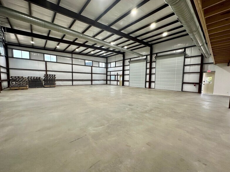 More Photos Of 10020 Darden Hill Rd, Austin Unknown For Lease