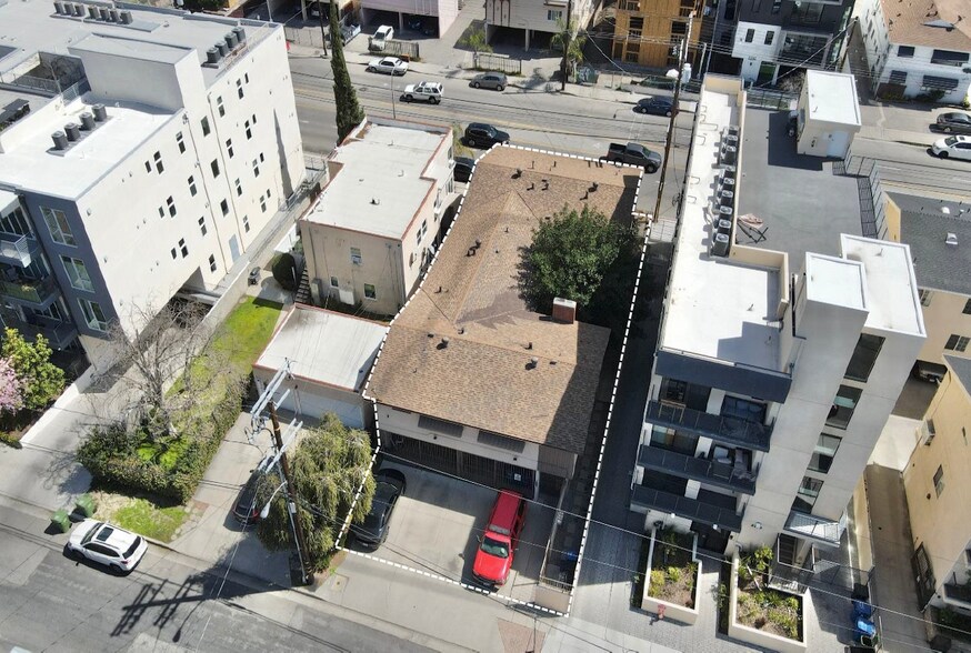 Primary Photo Of 5237 Cahuenga Blvd, North Hollywood Apartments For Sale
