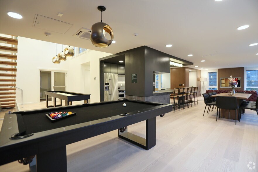 More Photos Of 910 John St, Seattle Apartments For Lease