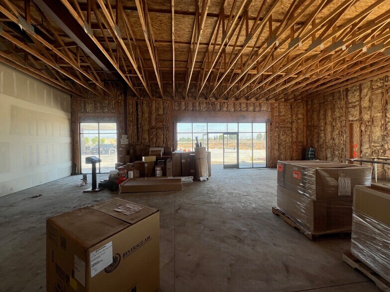 More Photos Of 15191 Central Ave, Chino Restaurant For Lease