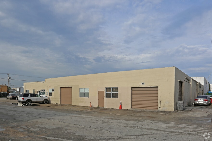 Primary Photo Of 1079-1085 E 24th St, Hialeah Service For Lease