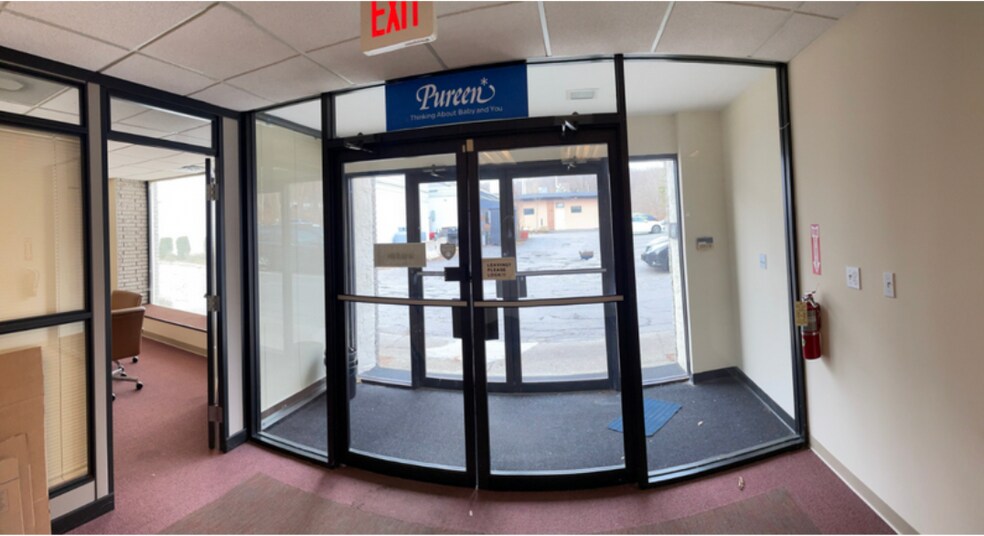 More Photos Of 69 Westchester Ave, Pound Ridge Storefront Retail Office For Lease