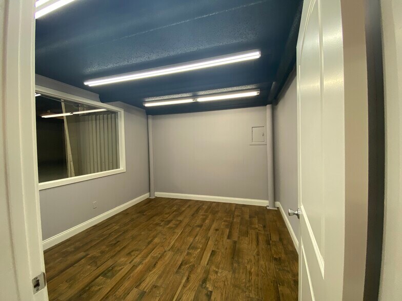 More Photos Of 8326 N County Rd W, Odessa Industrial For Lease