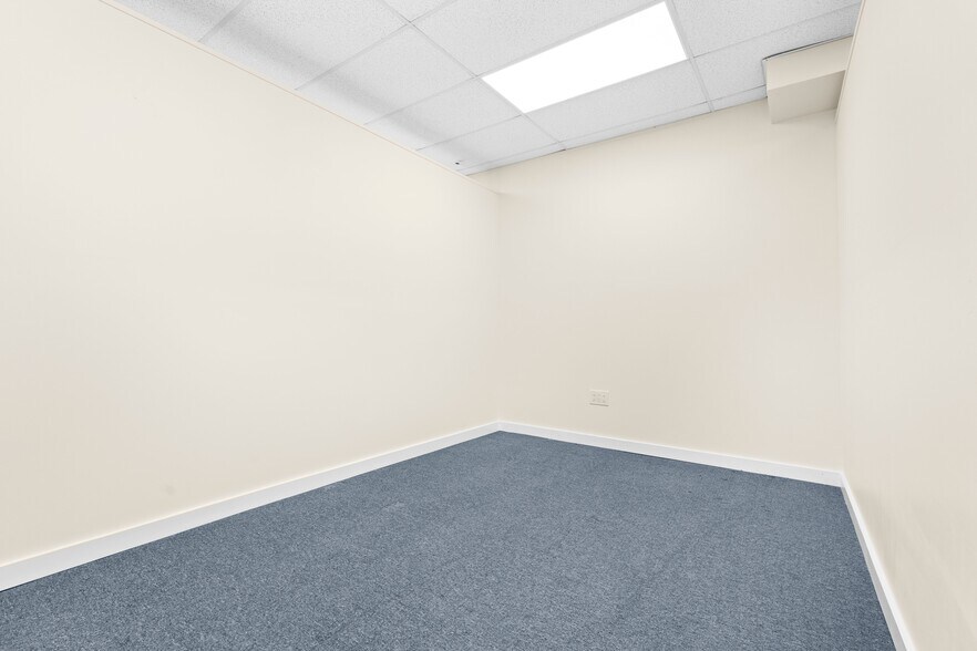 More Photos Of 57 Lake St, White Plains Auto Dealership For Lease
