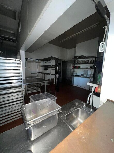 More Photos Of 18 Pinckney St, Charleston Restaurant For Sale